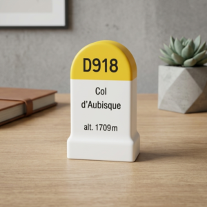 Borne kilométrique miniature souvenir du col d'aubisque décoration