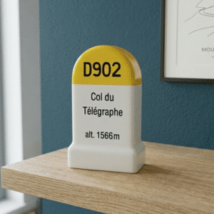Borne kilométrique miniature souvenir du col du Télégraphe décoration
