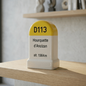 Borne kilométrique miniature souvenir de la Hourquette d'Ancizan décoration